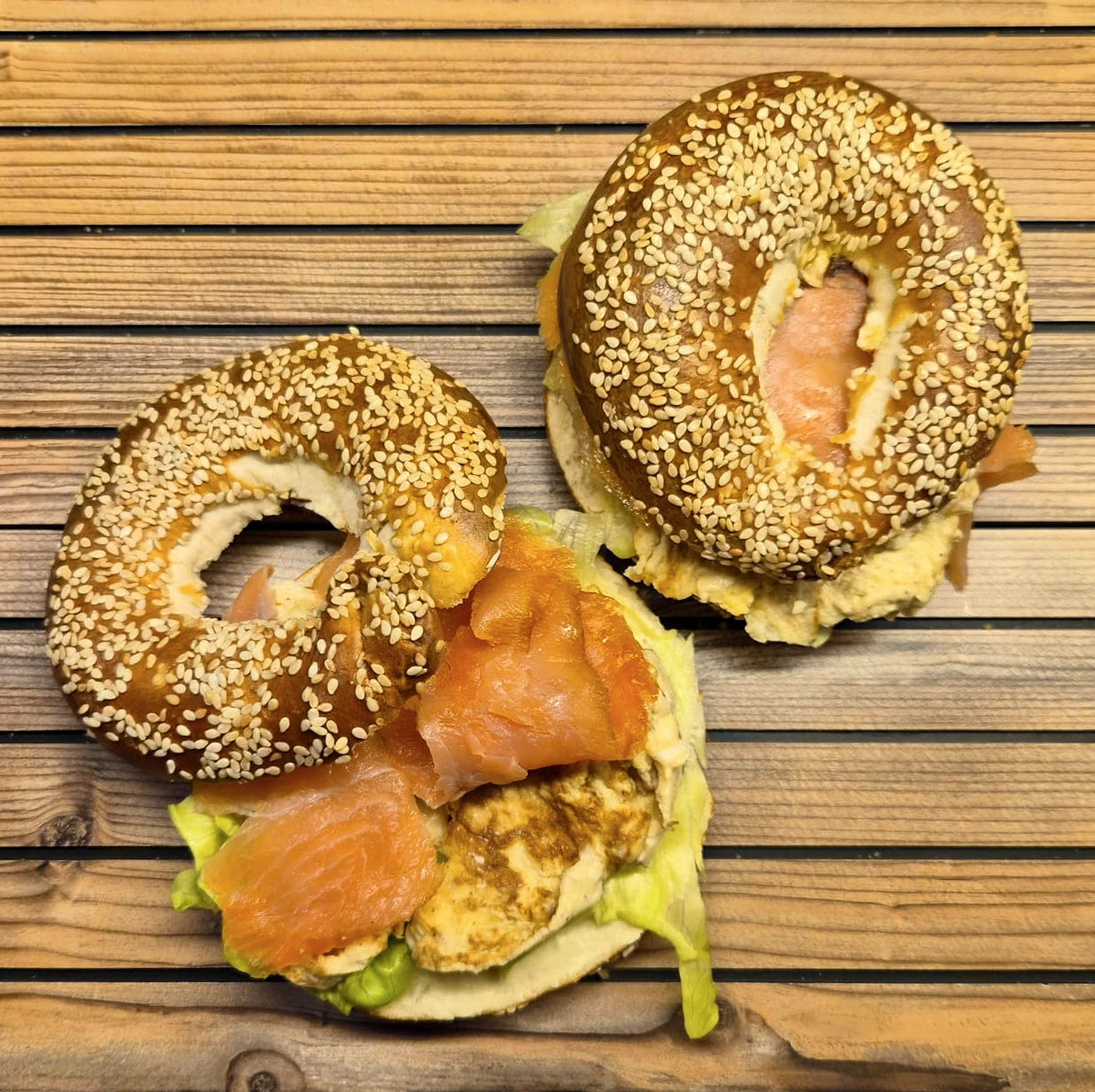 Laugen-Bagel mit Rührei