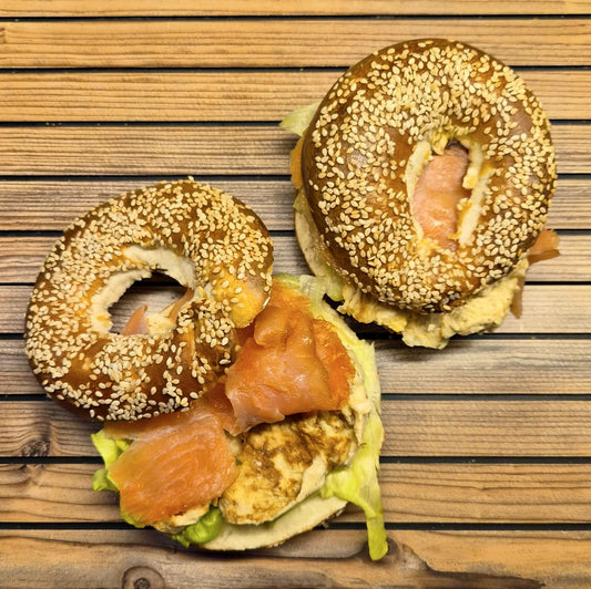 Laugen-Bagel mit Rührei